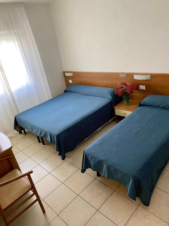 Hotel Ivana Lido di Jesolo Esterno foto