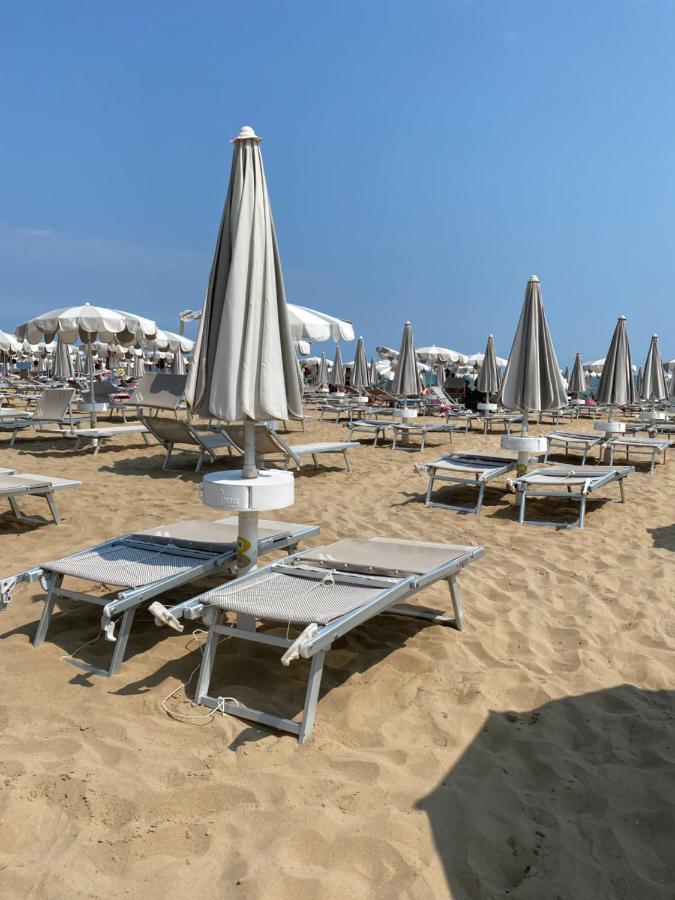 Hotel Ivana Lido di Jesolo Esterno foto